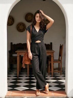 Aritzia | Wilfred Linen Blend Cutout Wide Leg Jumpsuit Black Size 0